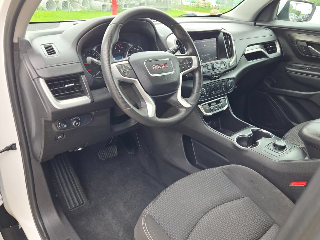 Used 2024 GMC Terrain SLE FWD image 26