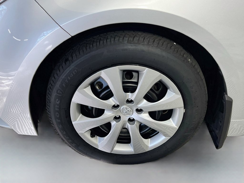 Used 2026 Toyota Corolla LE FWD image 11