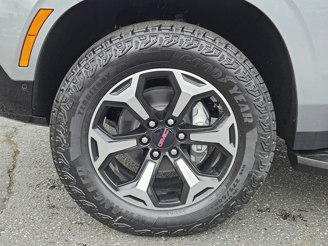 New 2026 GMC Yukon AT4 AWD/4WD image 10