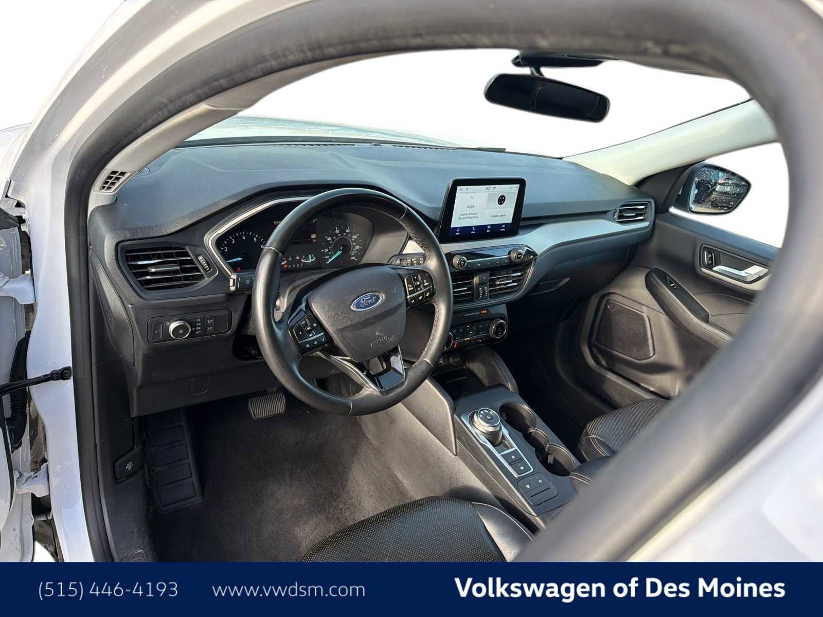 Used 2022 Ford Escape SEL image 2