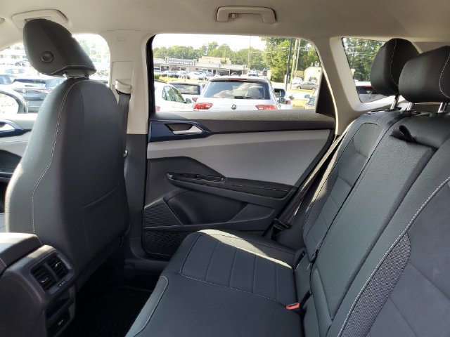 Certified 2024 Volkswagen Taos SE FWD image 16