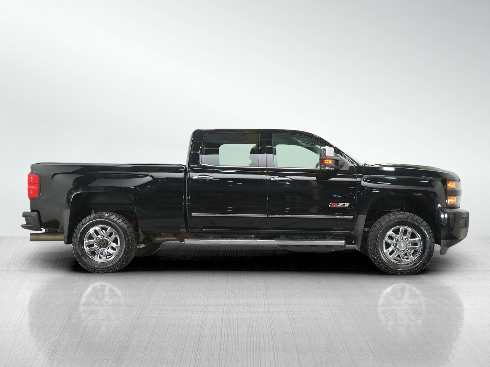 Used 2019 Chevrolet Silverado 3500 LTZ w/ Duramax Plus Package AWD/4WD image 6