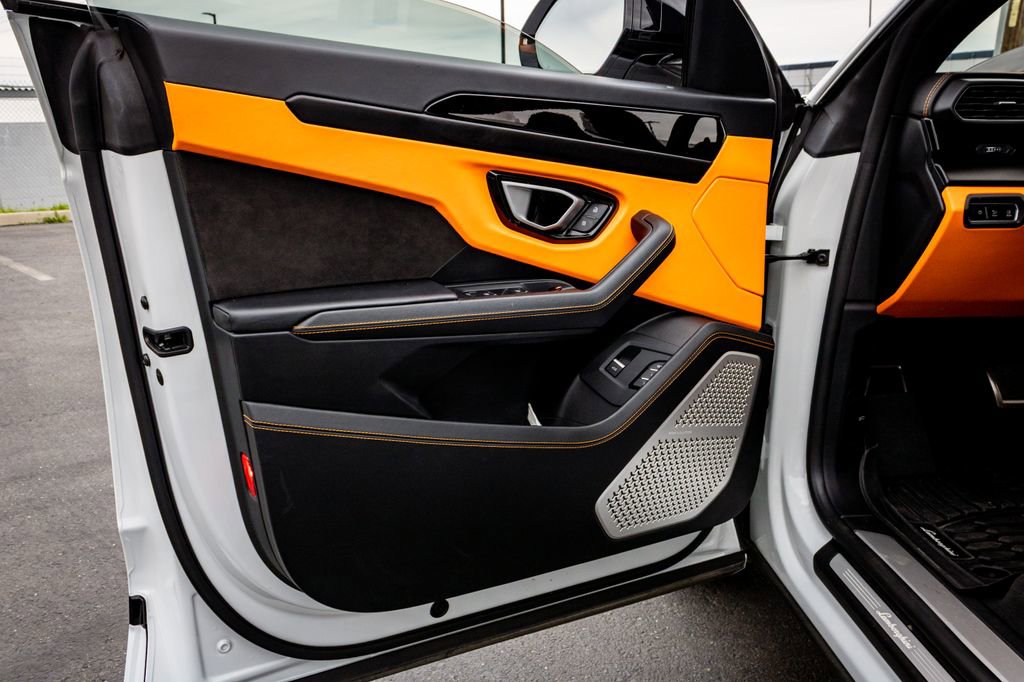 Used 2023 Lamborghini Urus S image 17