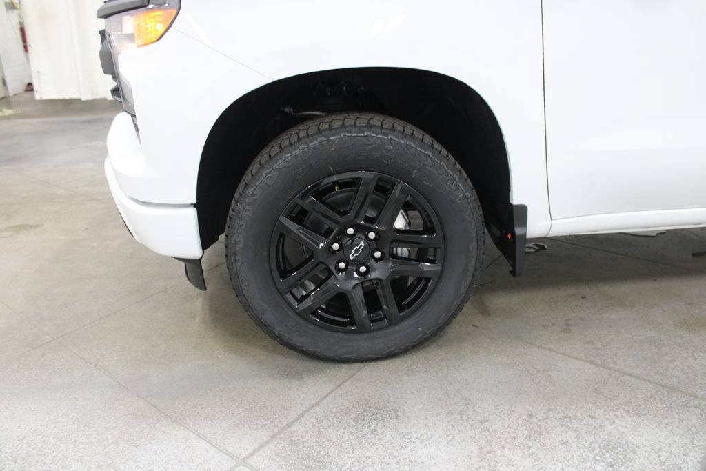 New 2026 Chevrolet Silverado 1500 Custom w/ LPO, Dark Essentials Package AWD/4WD image 14