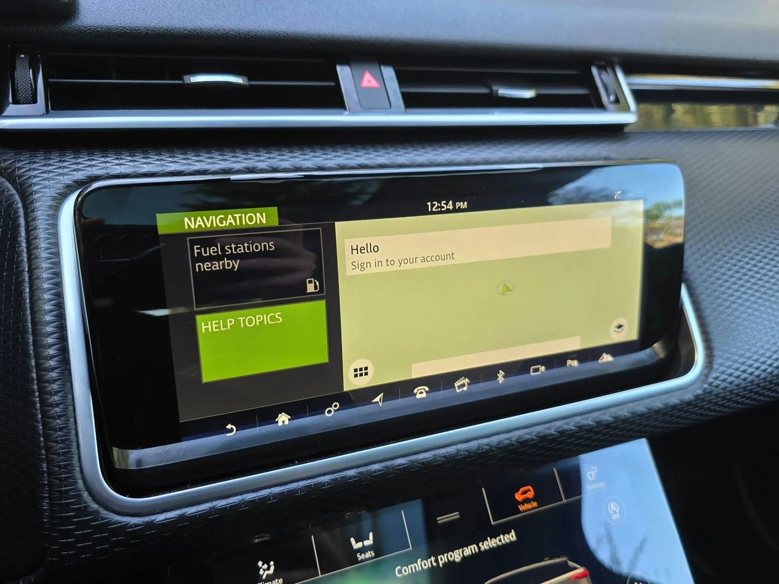 Used 2018 Land Rover Range Rover Velar S image 19