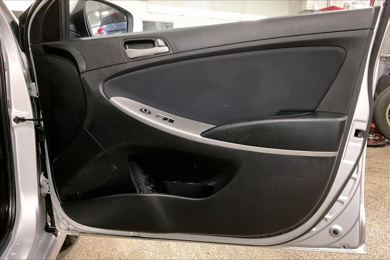 Used 2015 Hyundai Accent GS FWD image 22