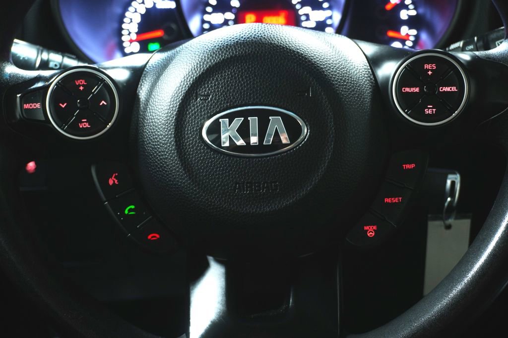 Used 2016 Kia Soul + FWD image 15