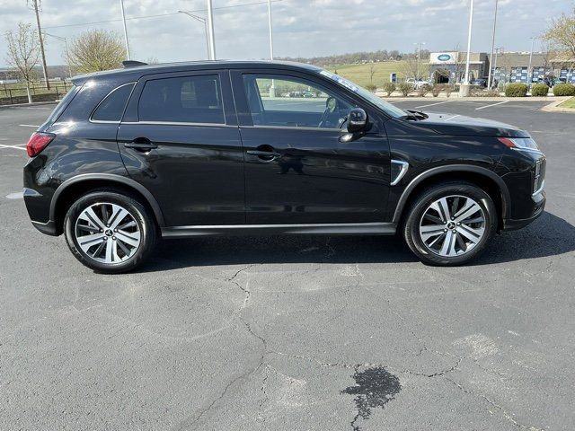 Used 2025 Mitsubishi Outlander Sport SE image 2