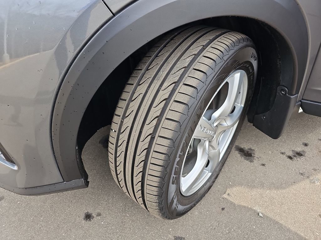 Used 2025 Nissan Kicks Play S image 28