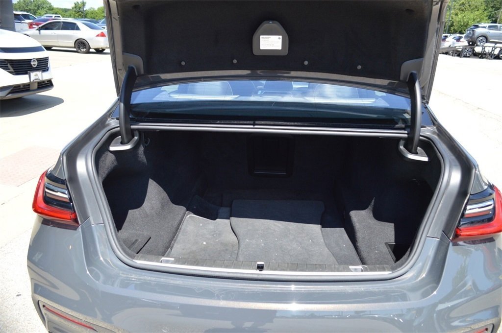 Used 2021 BMW 750i xDrive w/ M Sport Package image 13