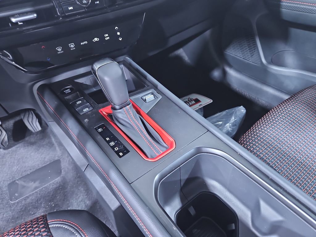 New 2025 Nissan Kicks SR image 22