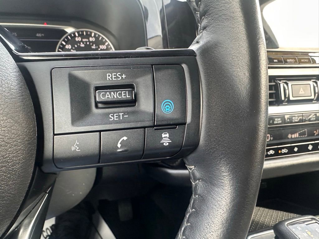 Used 2022 Nissan Pathfinder SL image 16