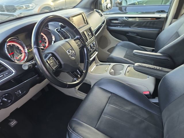 Used 2020 Dodge Grand Caravan SXT FWD image 17