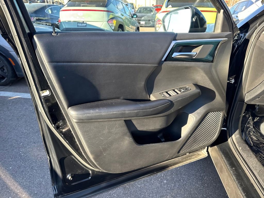 Used 2022 Mitsubishi Outlander SE image 23