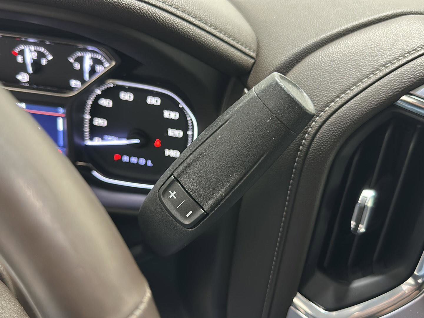 Used 2019 GMC Sierra 1500 SLT w/ SLT Premium Plus Package AWD/4WD image 15