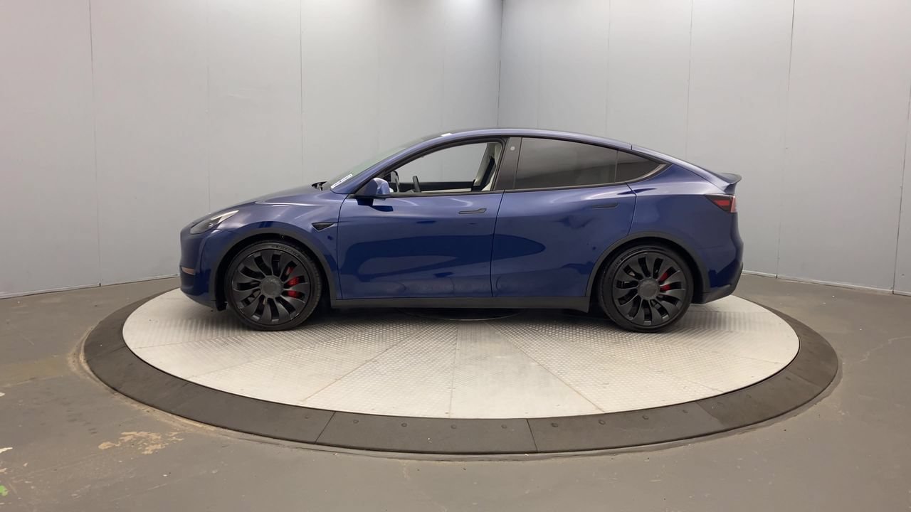 Used 2022 Tesla Model Y Performance AWD/4WD image 2