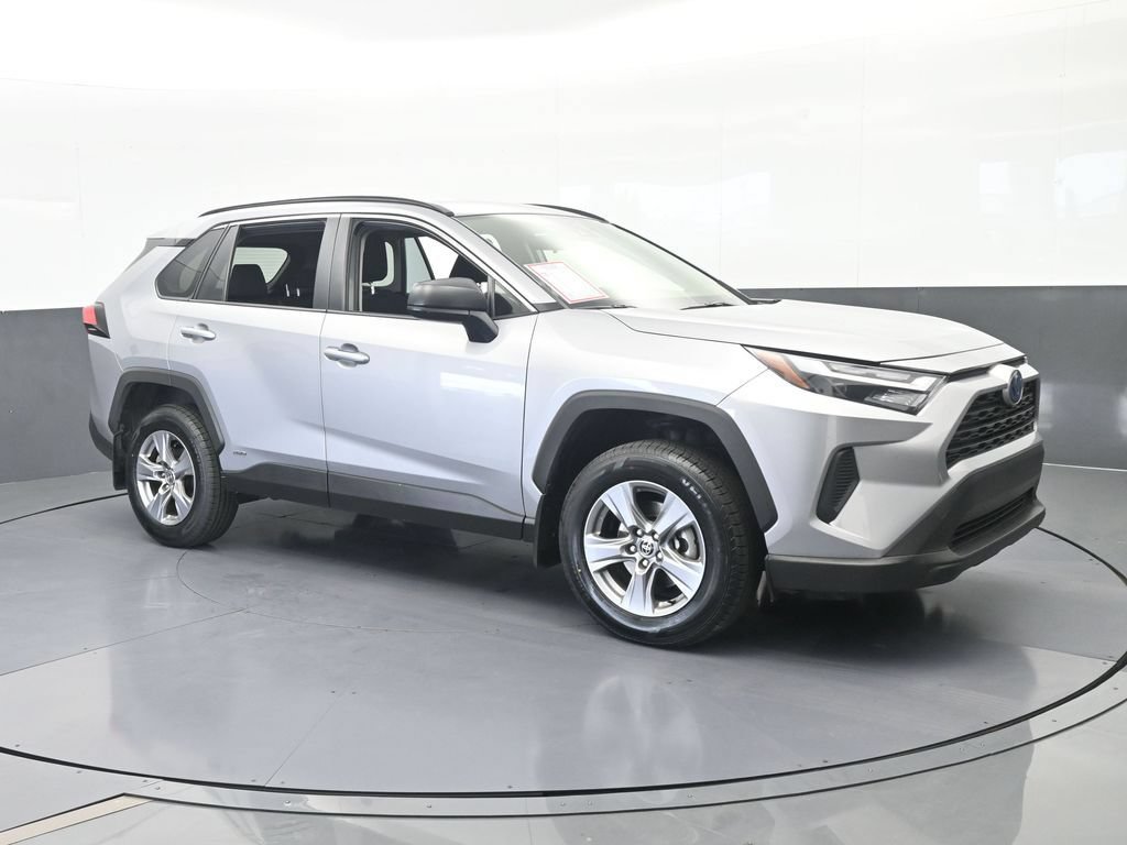 Used 2024 Toyota RAV4 LE AWD/4WD image 8