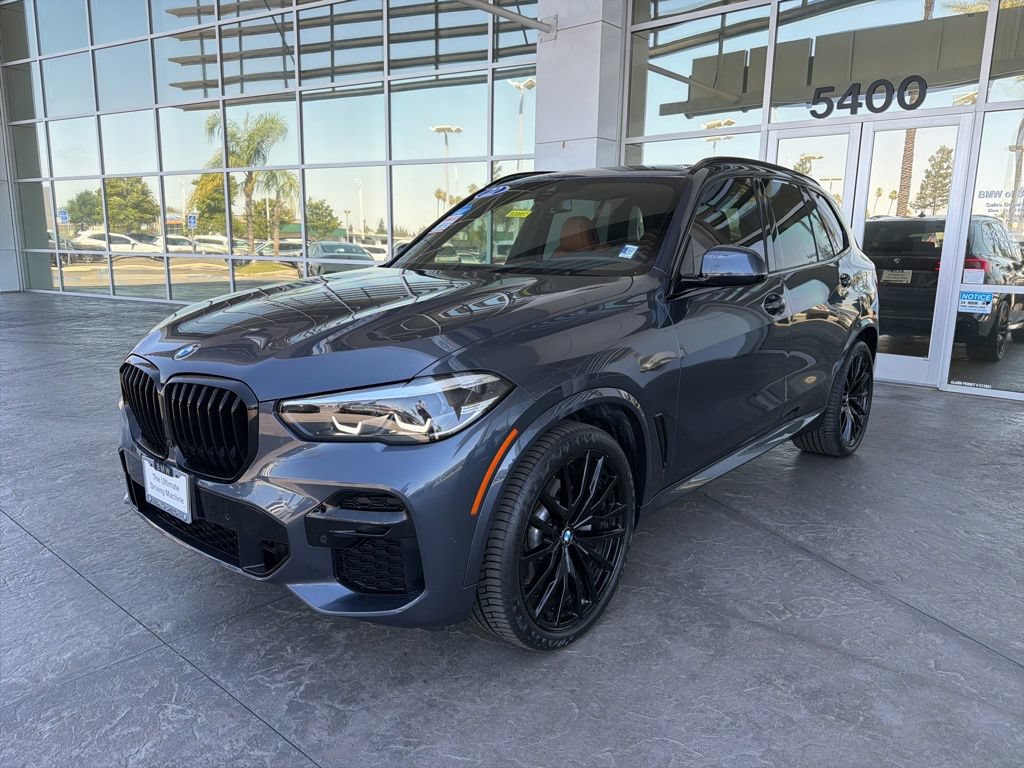 Used 2022 BMW X5 xDrive40i w/ M Sport Package AWD/4WD image 1