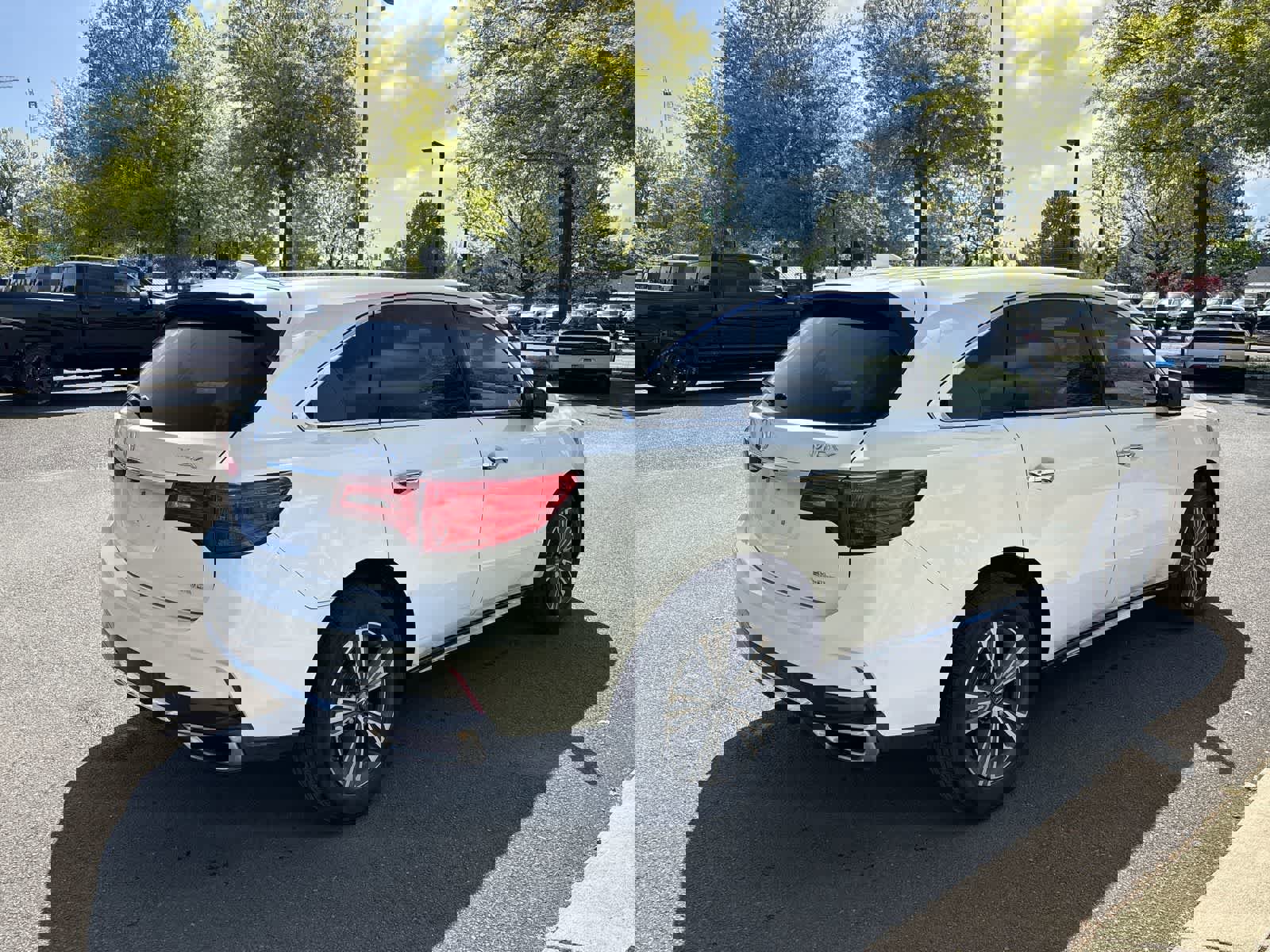 Used 2017 Acura MDX SH-AWD image 3