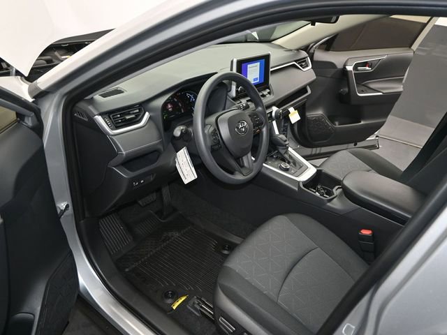 Used 2025 Toyota RAV4 XLE image 4
