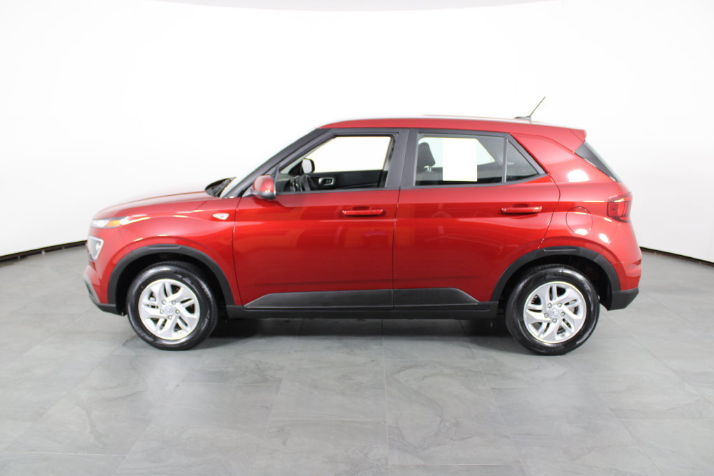 Certified 2025 Hyundai Venue SE FWD image 14