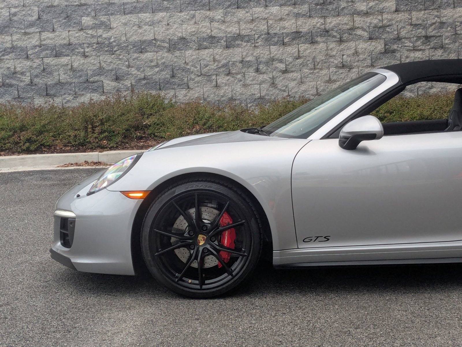 Used 2018 Porsche 911 Targa 4 GTS image 11