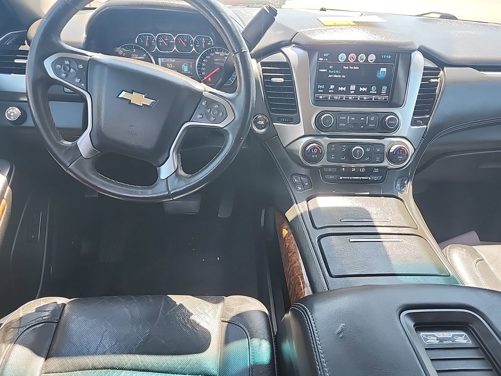 Used 2017 Chevrolet Suburban Premier RWD image 8