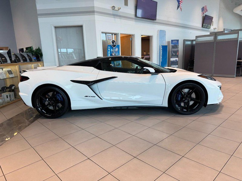 New 2027 Chevrolet Corvette Z06 RWD image 2