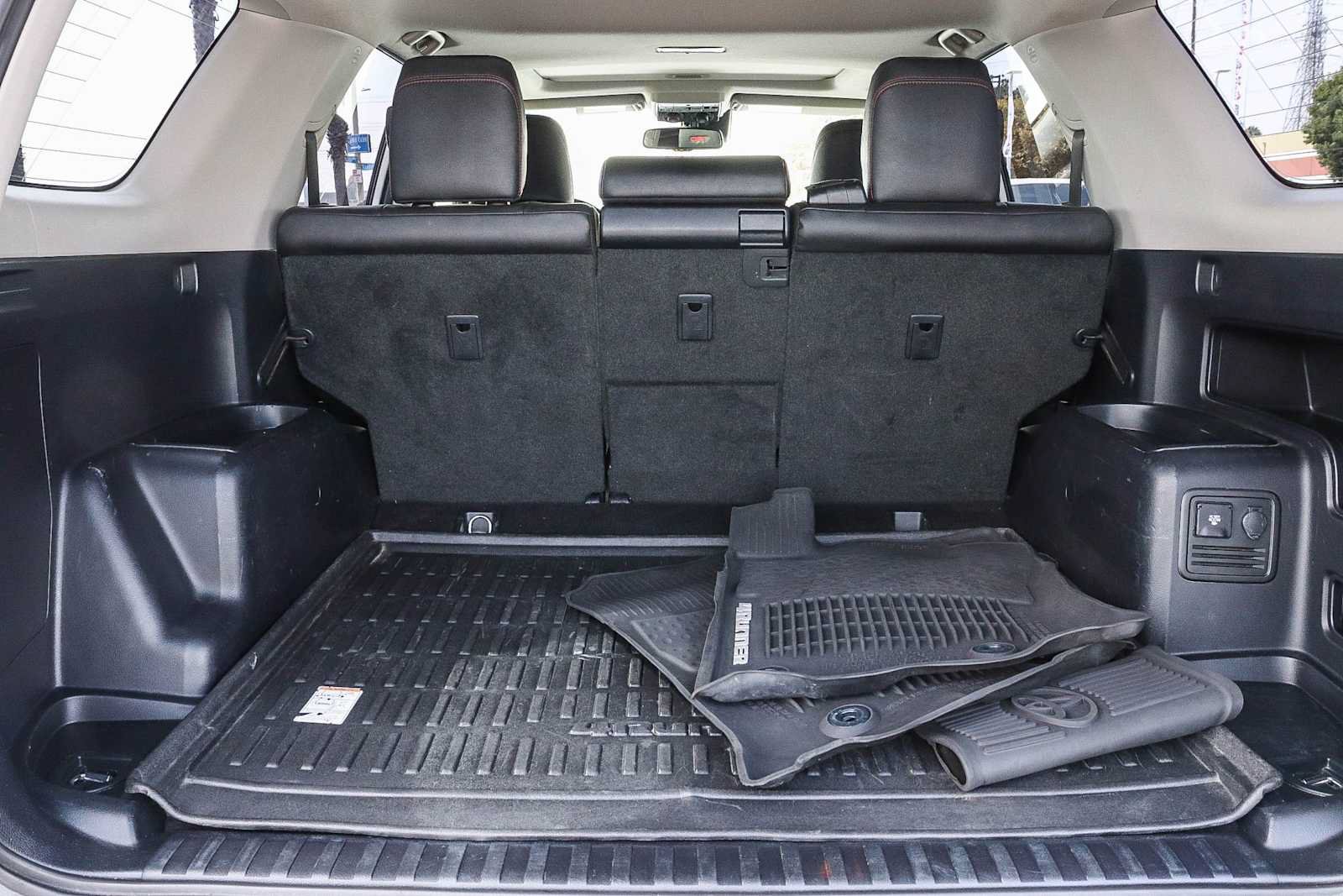 Used 2020 Toyota 4Runner Venture w/ Moonroof Package AWD/4WD image 16