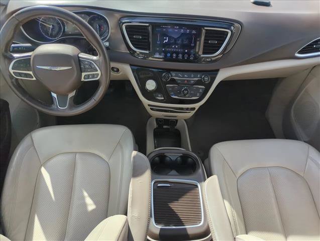 Used 2019 Chrysler Pacifica Touring-L Plus w/ Advanced Safetytec Group FWD image 15