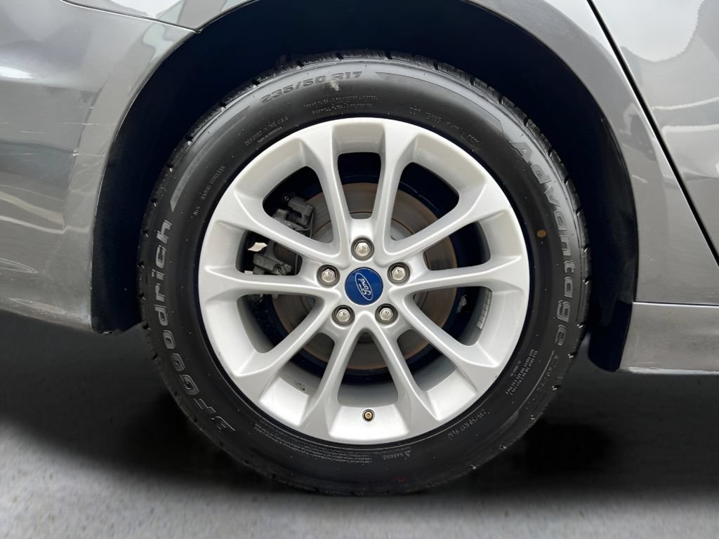 Used 2019 Ford Fusion SE FWD image 9