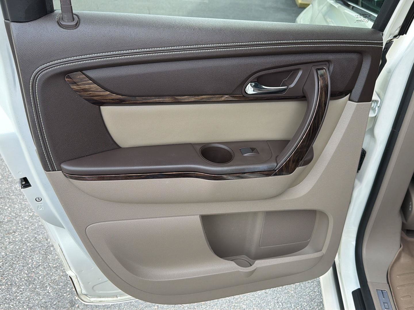Used 2014 GMC Acadia Denali FWD image 17