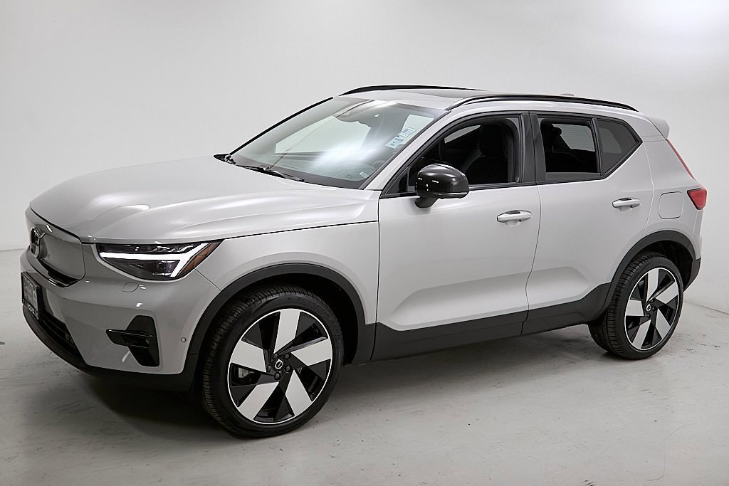 Certified 2023 Volvo XC40 Recharge Ultimate image 6