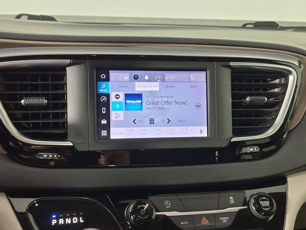 Used 2023 Chrysler Voyager LX FWD image 24