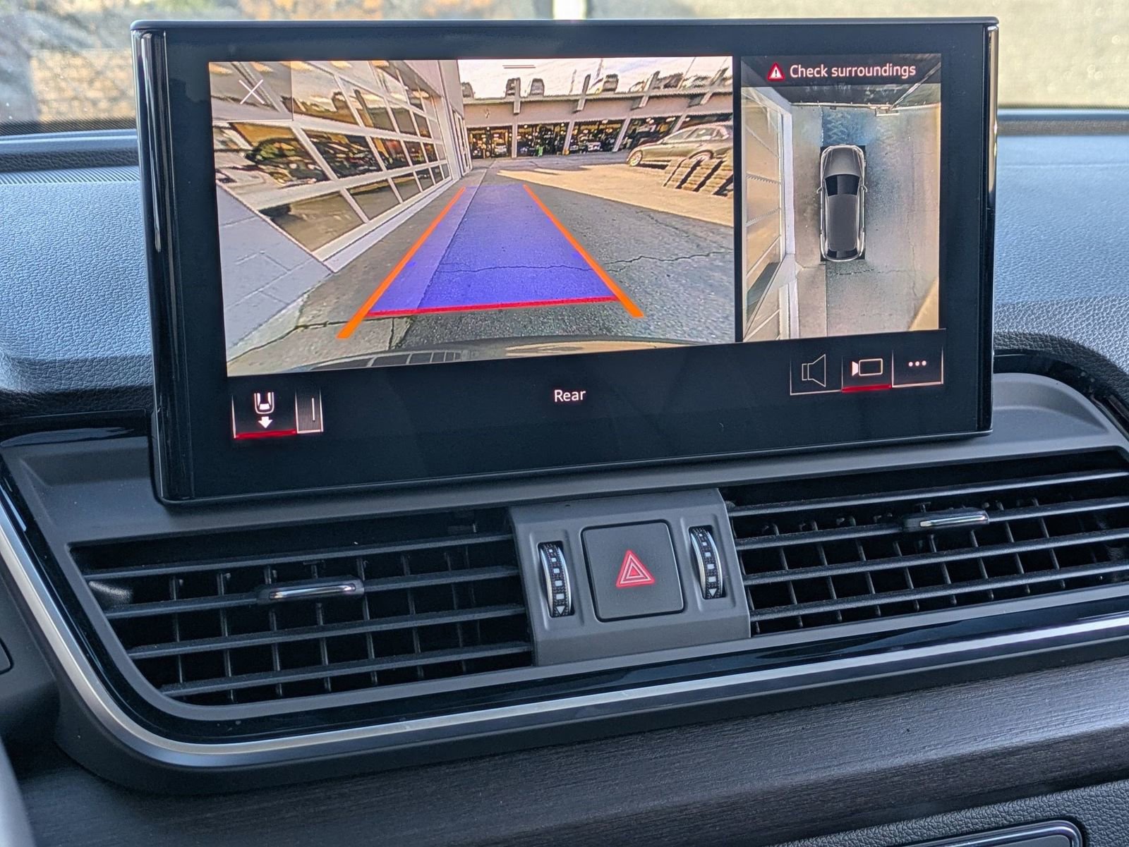 Used 2024 Audi Q5 e Premium Plus w/ Premium Plus Package image 13