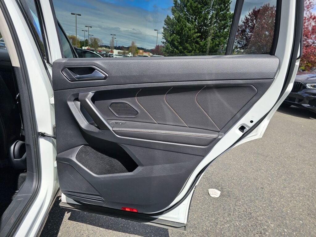 Used 2022 Volkswagen Tiguan SE image 14