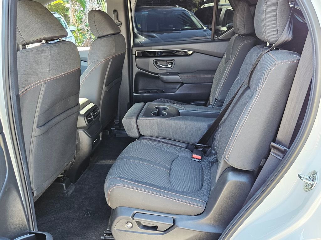 Certified 2024 Honda Pilot Sport image 7