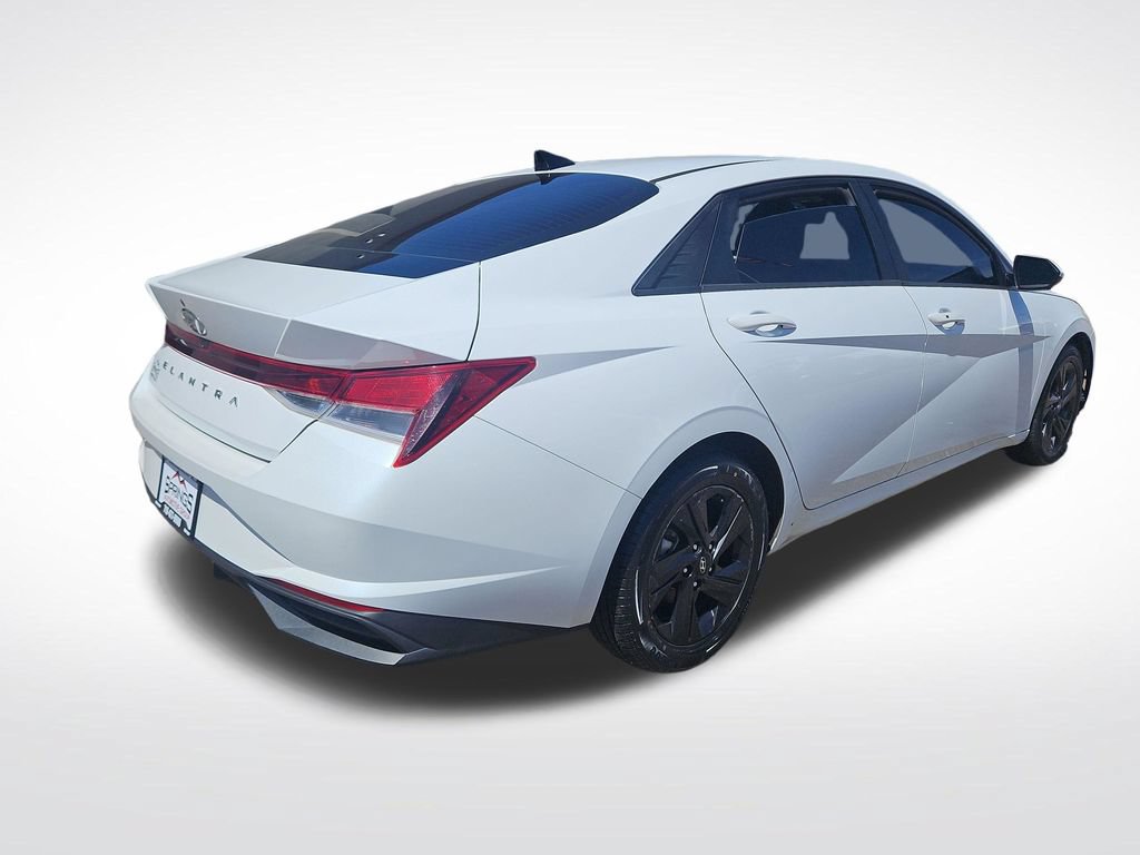 Used 2021 Hyundai Elantra SEL FWD image 5