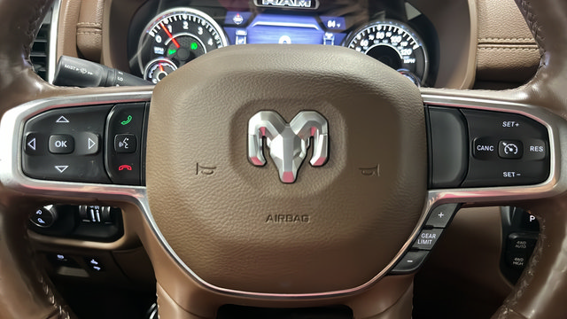 Used 2019 RAM 1500 Laramie AWD/4WD image 14