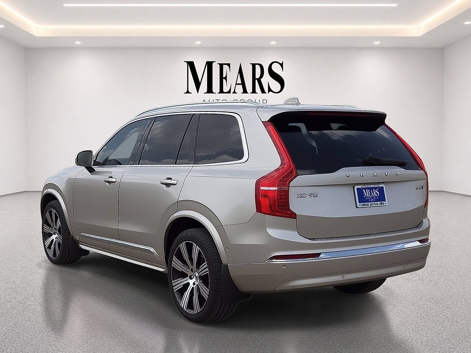 Used 2024 Volvo XC90 B6 Plus w/ Protection Package Premier AWD/4WD image 3