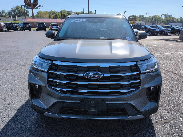 Used 2026 Ford Explorer Active w/ Active Comfort Package AWD/4WD image 2