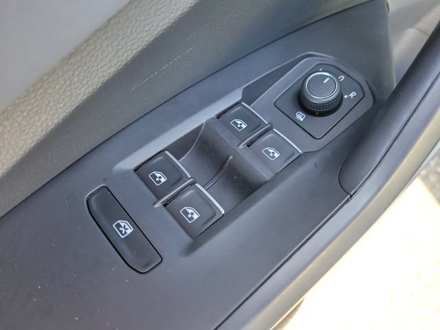 Certified 2026 Volkswagen Jetta SE FWD image 13