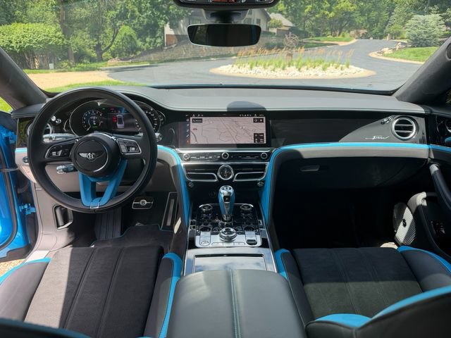 Used 2025 Bentley Flying Spur Plug-In Hybrid AWD/4WD image 15