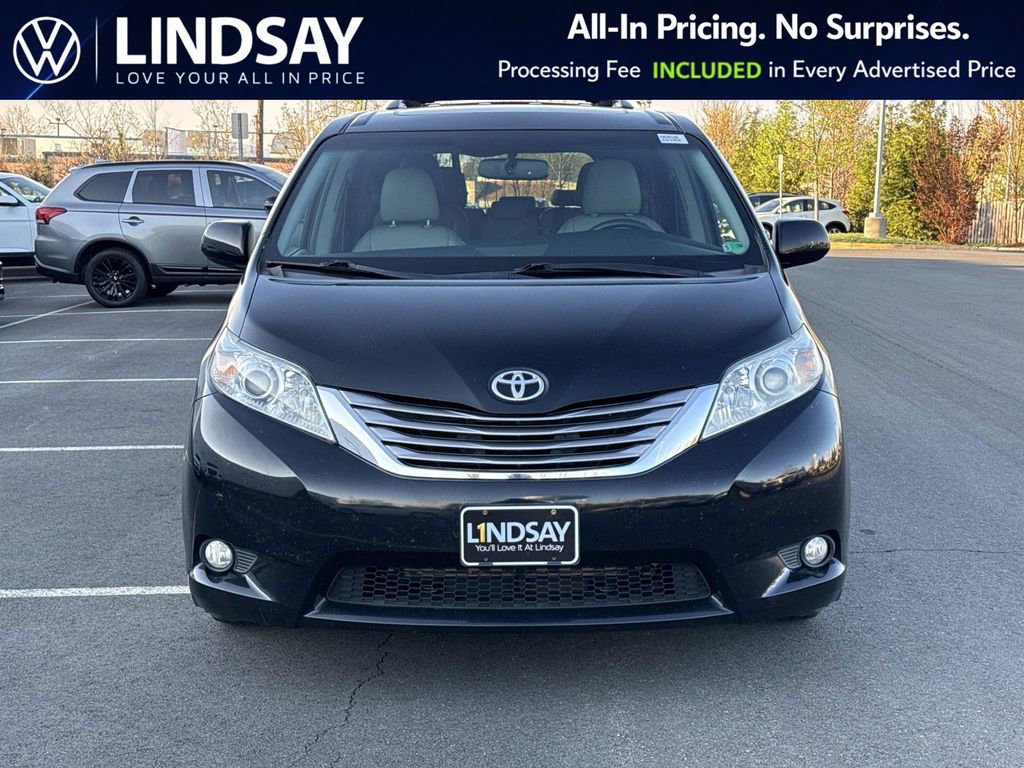 Used 2017 Toyota Sienna XLE Premium image 7