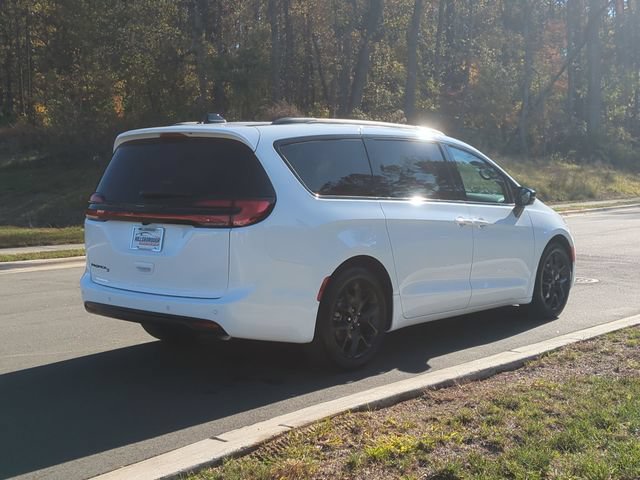 New 2026 Chrysler Pacifica Select w/ S Appearance Package FWD image 13