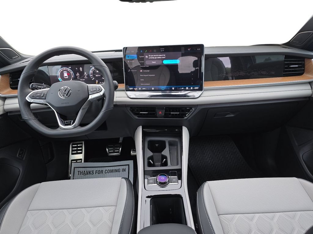 New 2026 Volkswagen Tiguan SEL R-Line AWD/4WD image 9
