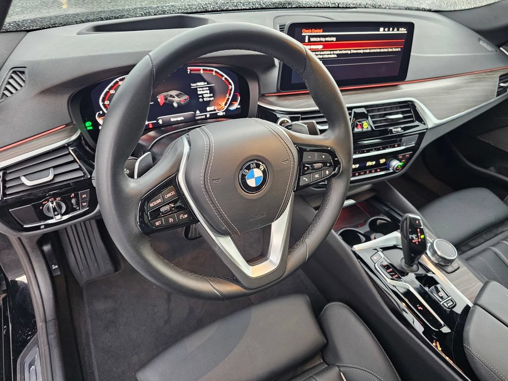 Used 2023 BMW 530i w/ Premium Package RWD image 15