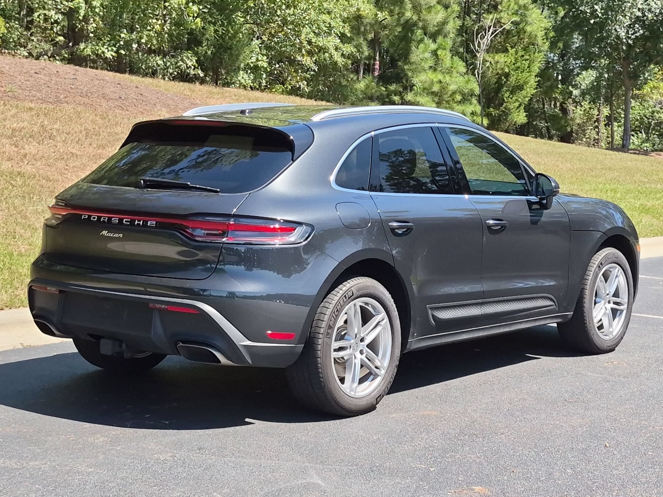 Certified 2026 Porsche Macan AWD/4WD image 23