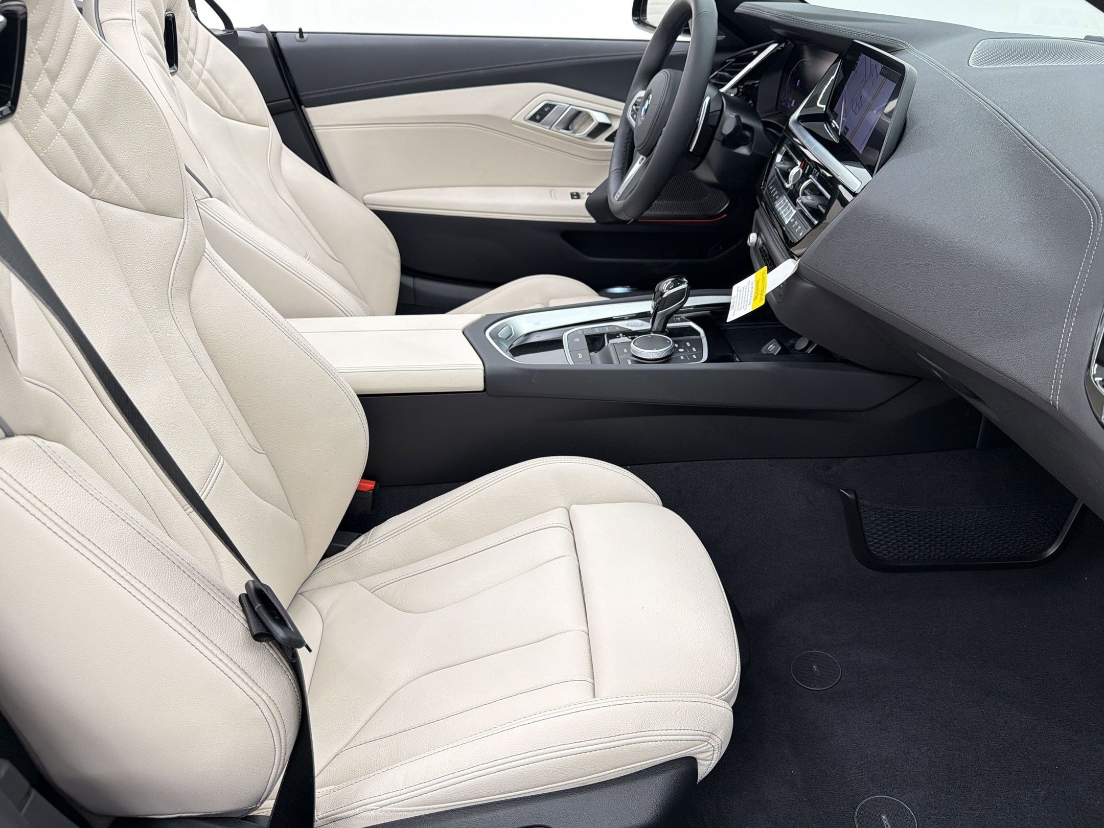 New 2026 BMW Z4 sDrive30i w/ Shadowloine Package image 25