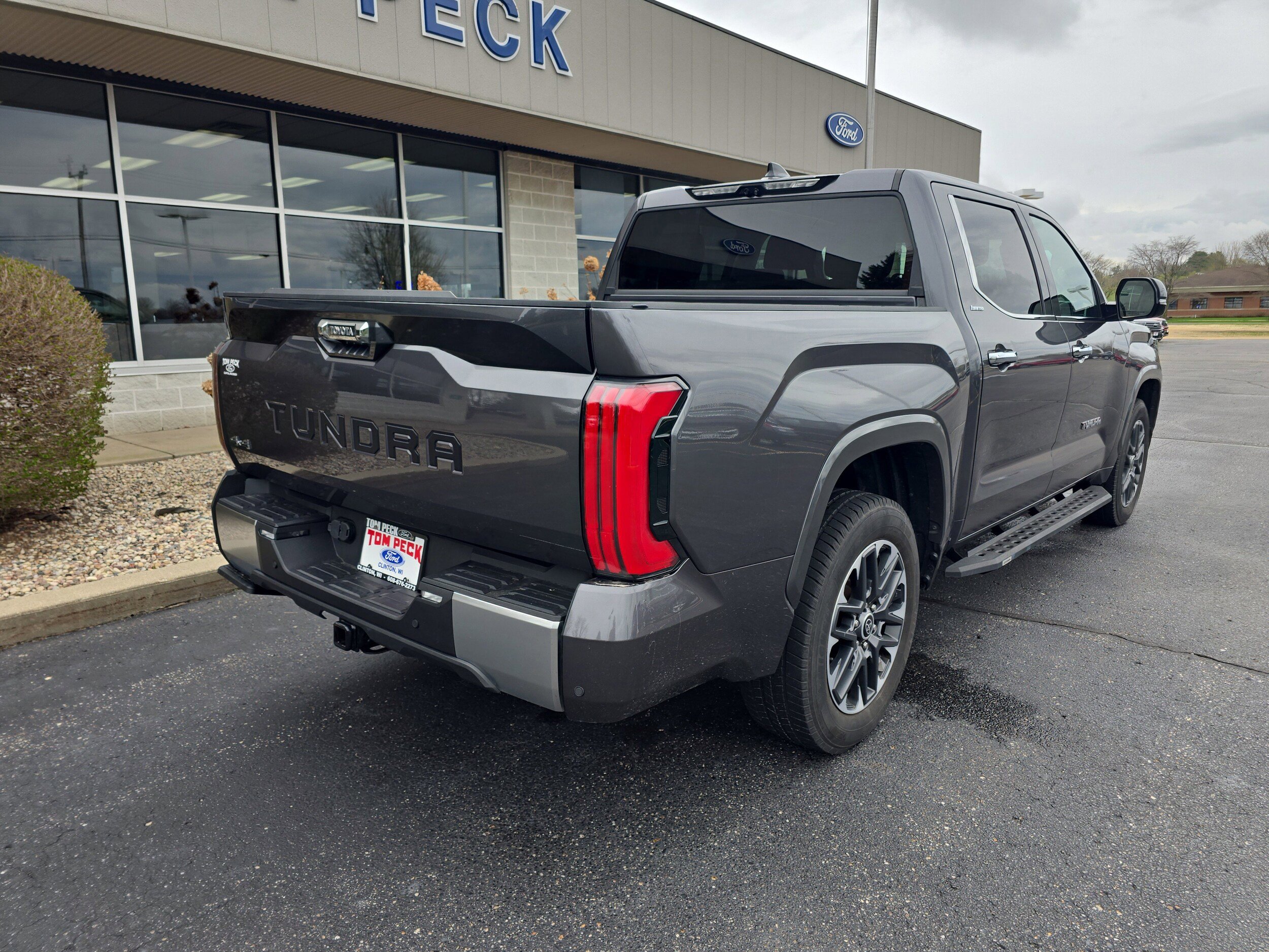 Used 2022 Toyota Tundra Limited image 2